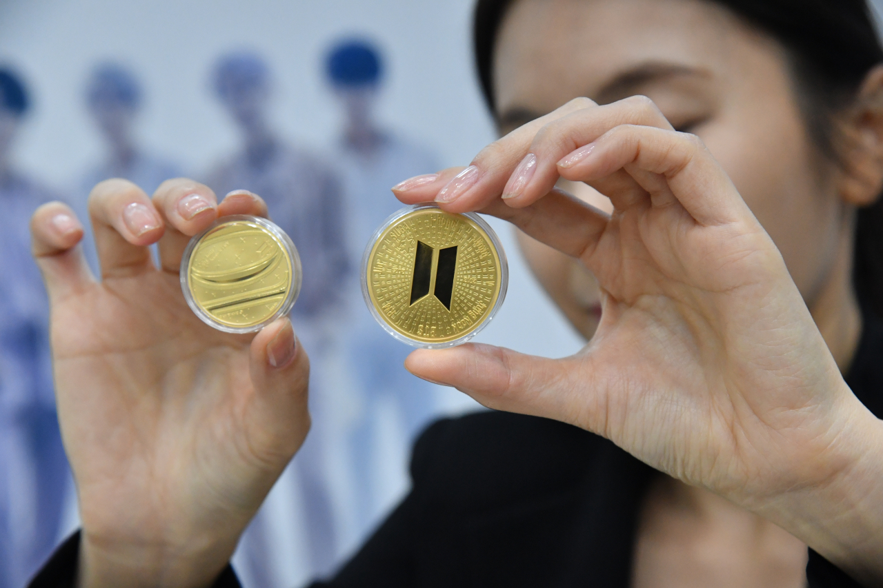 Reservation for BTS' 10th anniversary commemorative medals kicks