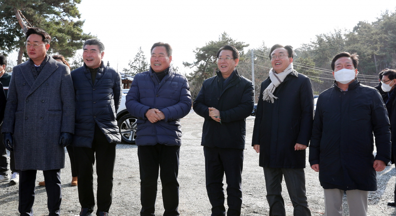 느러지 전방대를 방문한 김영록지사