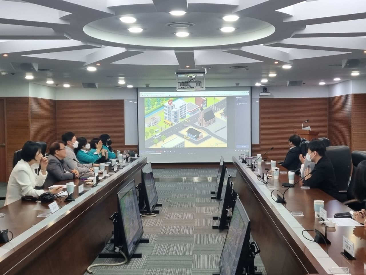 KT부산경남광역본부(본부장 김봉균 전무)와 부산시사회복지협의회가 공동 주관한 KT와 함께하는 ‘메타버스, 우리 동네 복지를 담다’ 경진대회 모습. [KT 제공]