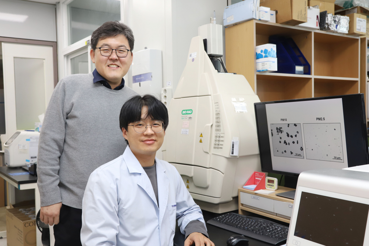 박영준(왼쪽) 박사 연구팀.[한국생명공학연구원 제공]