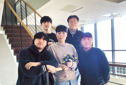 박치영(오른쪽 위) DGIST 에너지공학과 교수 연구팀. [DGIST 제공]