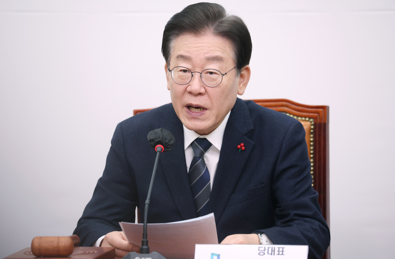 더불어민주당 이재명 대표가 국회에서 열린 최고위원회의에서 발언하고 있다. 연합뉴스