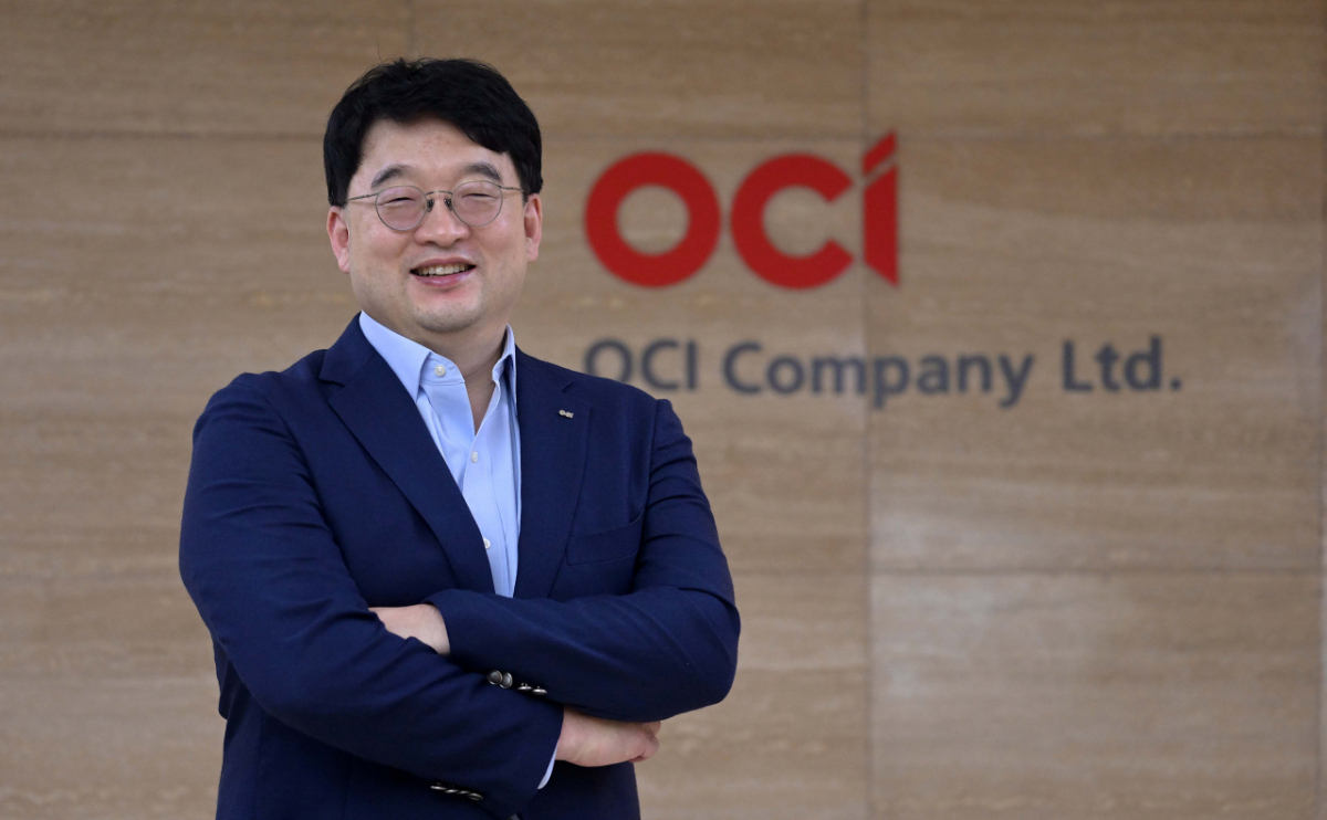 이우현 OCI 부회장이 지난 20일 헤럴드경제와의 인터뷰에서 포즈를 취하고 있다. 이상섭 기자