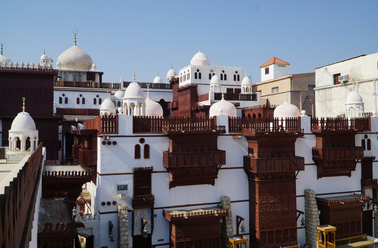제다의 고풍스러운 사원