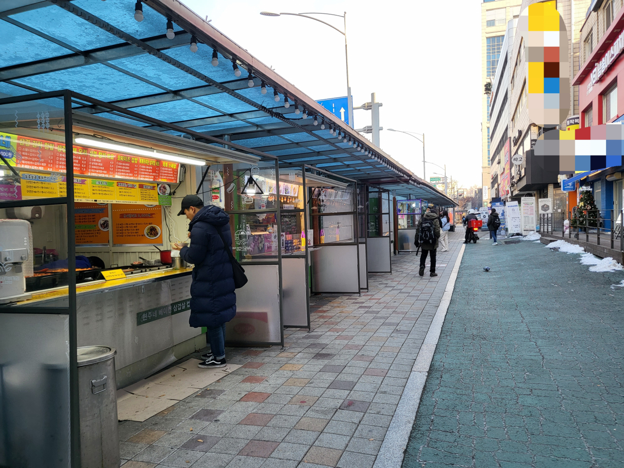 [르포]“500원 올릴까 고민하다 폐업합니다” 한숨 가득한 노량진의 연말