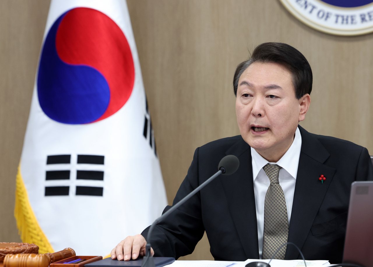 윤석열 대통령이 지난 27일 서울 용산 대통령실 청사에서 열린 국무회의에서 발언하고 있다. [연합]