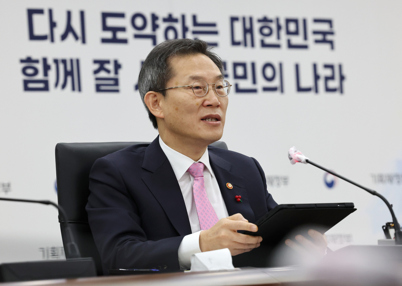 이종호 과학기술정보통신부 장관이 29일 오전 세종시 정부세종청사에서 추경호 경제부총리 주재로 열린 비상경제장관회의에서 발언하고 있다. [연합]