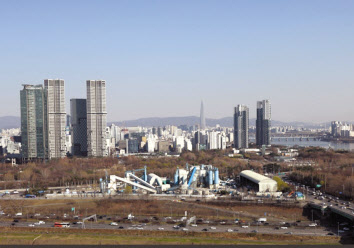 지난3월 삼표레미콘 성수공장 해체공사 모습. [연합]
