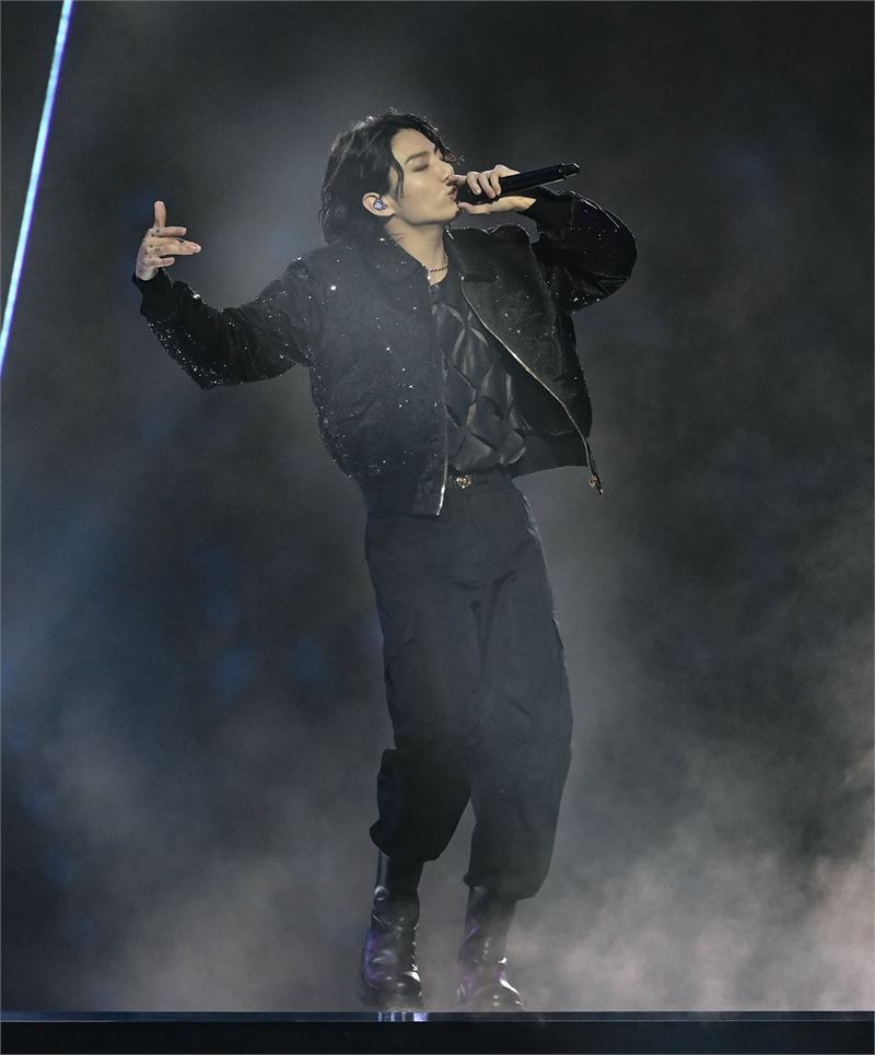 Today's K-pop] BTS' Jungkook logs 100m streams with 'Dreamers' in