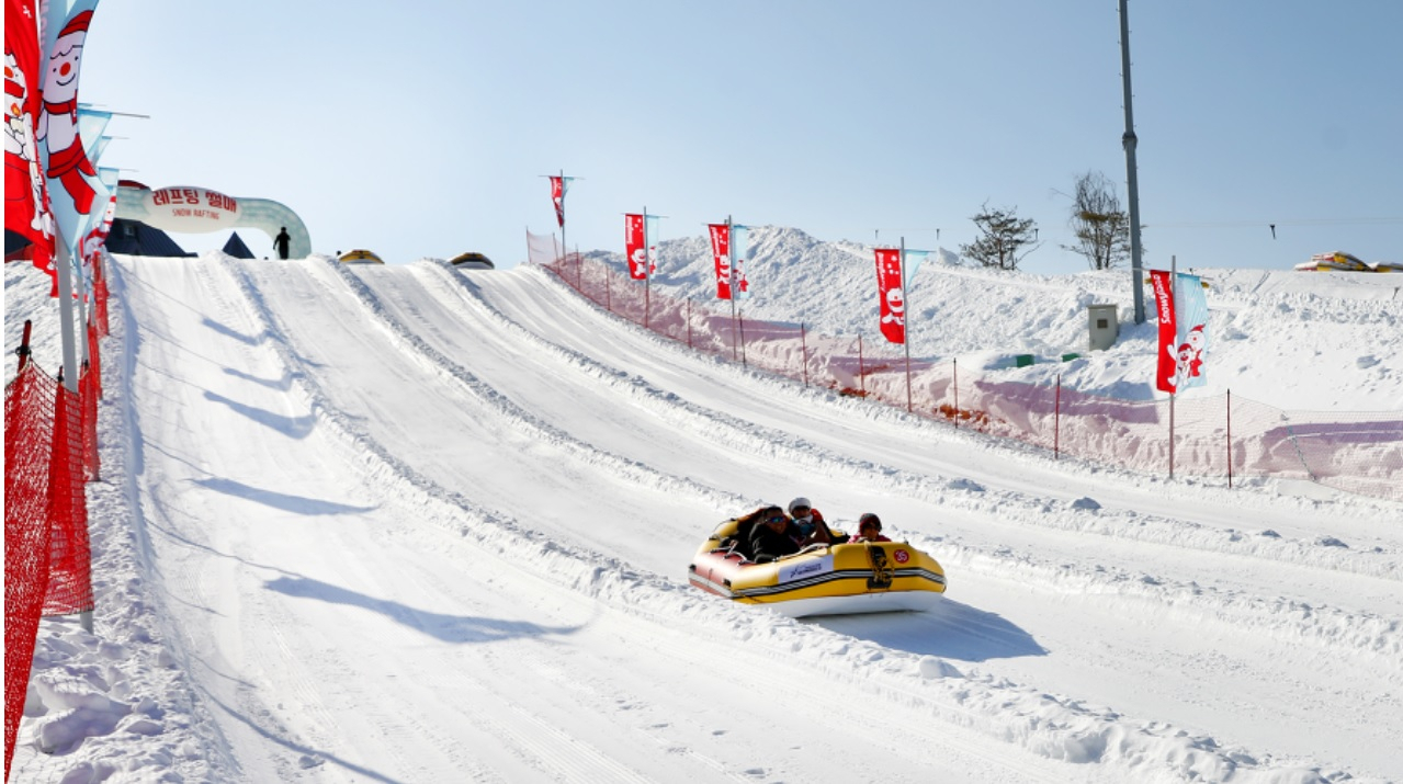 Visitors enjoy snow rafting. (Vivaldi Park Resort)