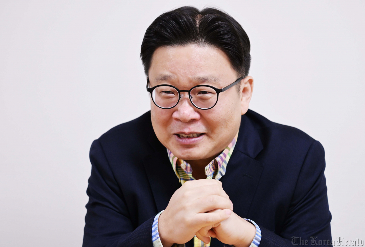 서경덕 성신여대 교수가 15일 오후 서울 성북구 성신여대에서 코리아헤럴드와 인터뷰를 하고 있다. 이상섭 기자