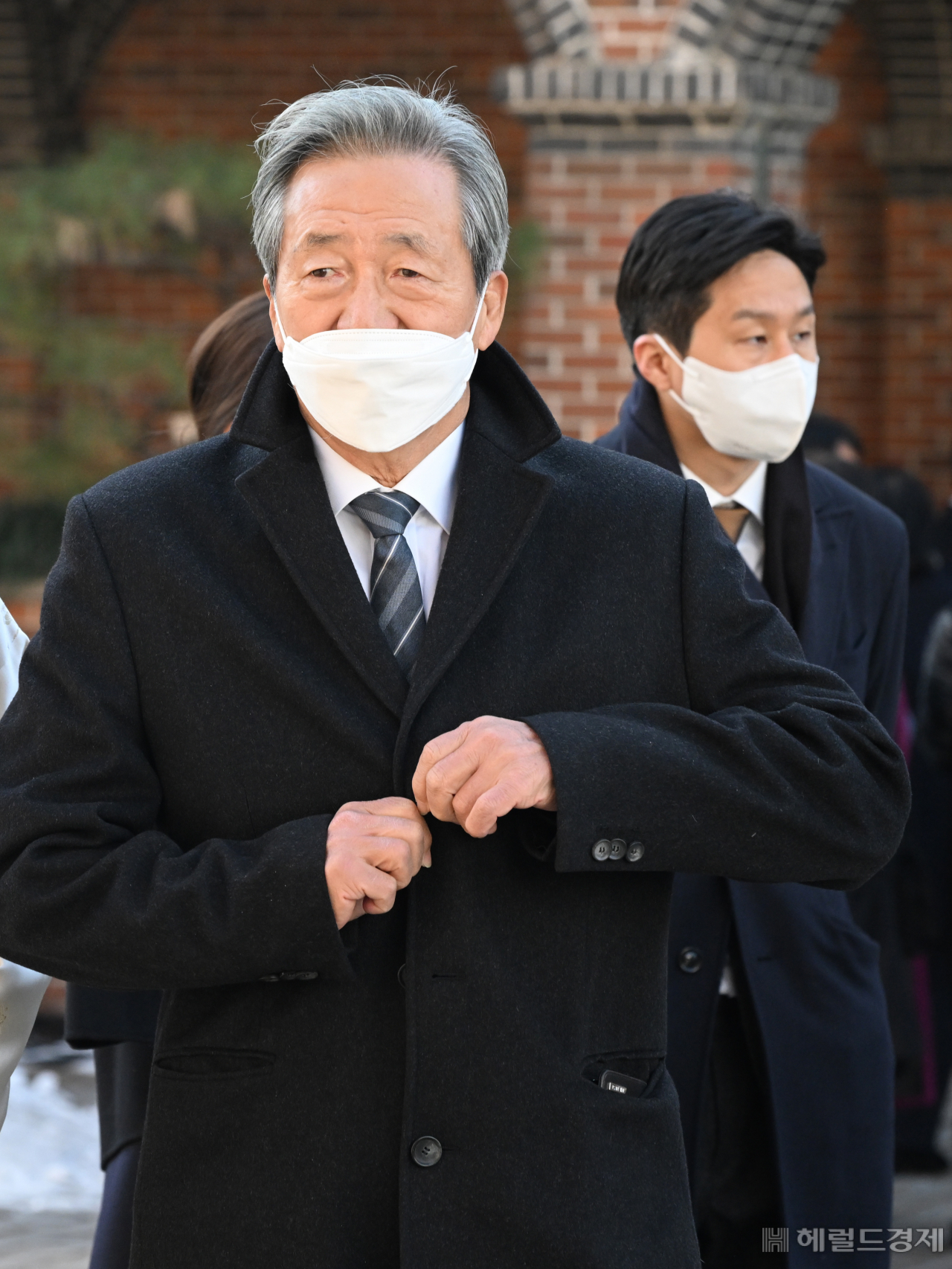정몽준 아산사회복지재단 이사장과 아들 정기선 HD현대 사장.
