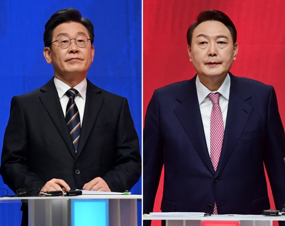 지난해 3월 치러진 대선 전 당시 이재명(왼쪽) 더불어민주당 대선후보와 윤석열 국민의힘 대선후보가 TV토론회에 참석해 토론을 벌이고 있다. [연합]