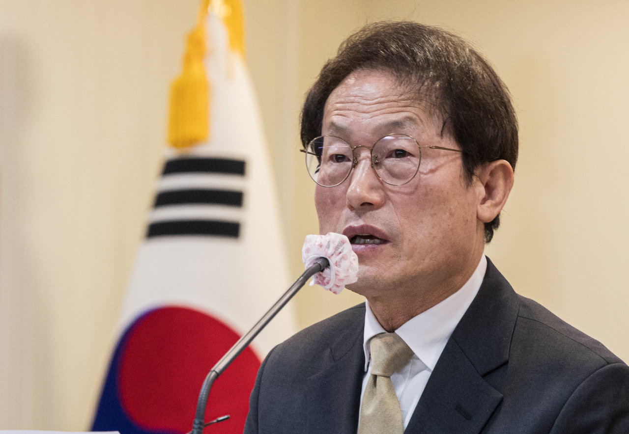 조희연 서울시 교육감이 3일 서울시교육청 대강당에서 열린 신년 기자회견에서 올해 중점 사업에 대해 설명하고 있다.[연합]
