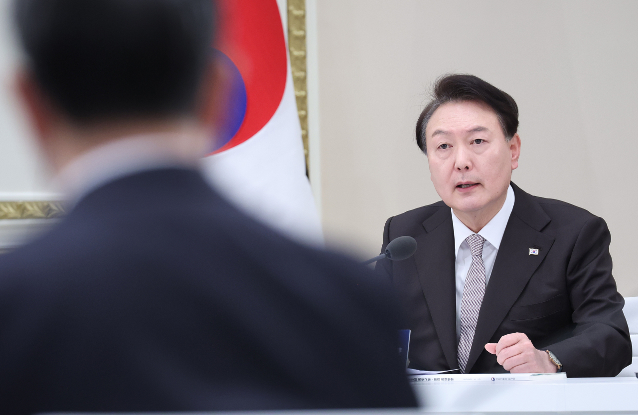 윤석열 대통령이 3일 오후 청와대 영빈관에서 열린 2023년 국토교통부-환경부 업무보고에서 발언하고 있다. [연합]