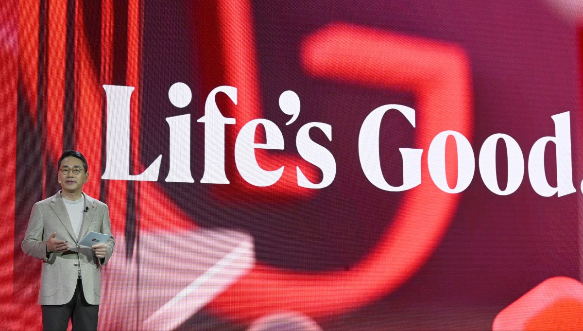 4일(현지시간) 오전 ‘라이프스굿(Life’s Good·고객의 삶을 행복하게 만든다)’을 주제로 열린 ‘LG 월드 프리미어’에 등장한 조주완 LG전자 최고경영자(CEO). 김지헌 기자