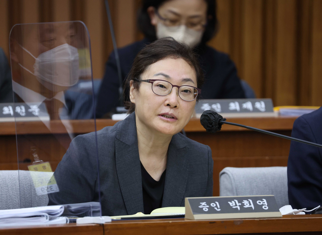 박희영 용산구청장이 6일 오전 국회에서 열린 '이태원 참사 국정조사 특별위원회' 2차 청문회에서 발언하고 있다. [연합]