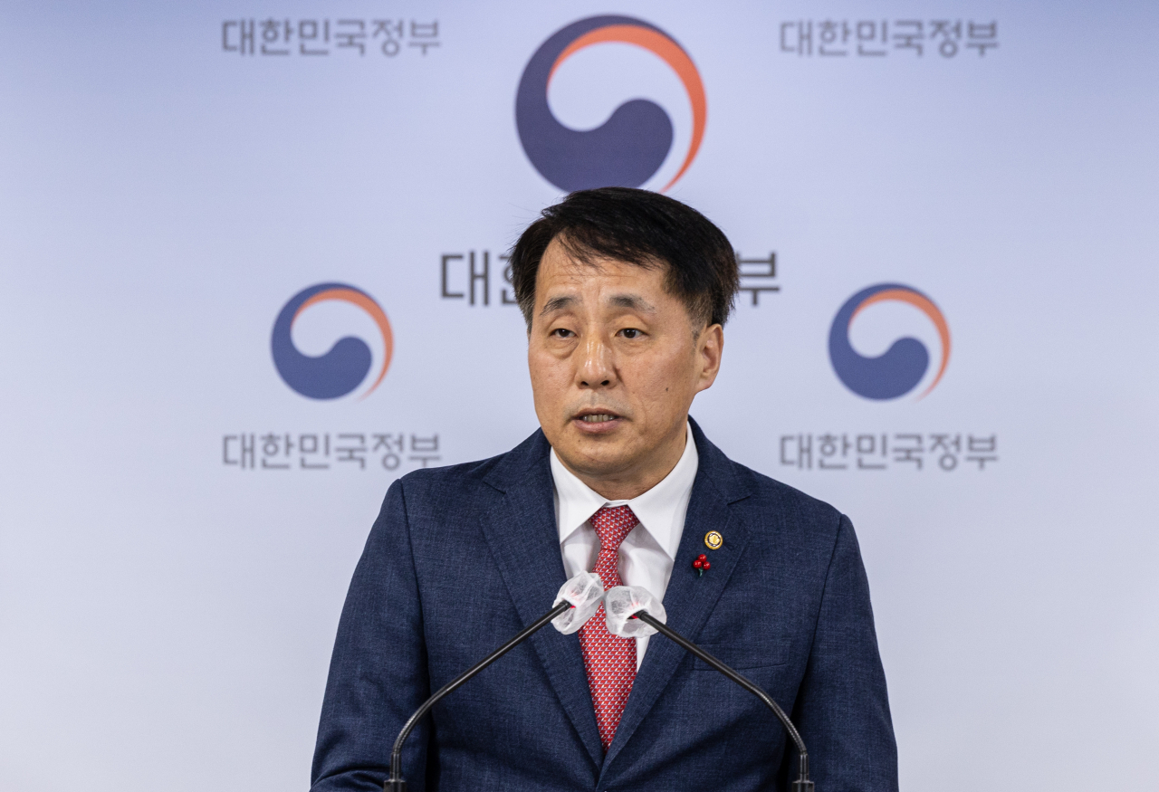 장영진 산업통상자원부 1차관이 지난 6일 오전 서울 종로구 정부서울청사에서 조선업 외국인력 도입 어려움 해소 방안을 발표하고 있다. [산업통상자원부 제공]