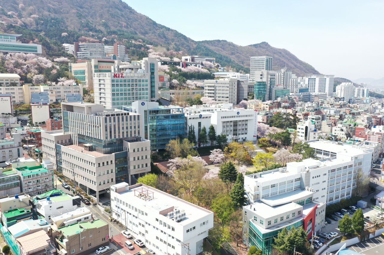 경남정보대 전경
