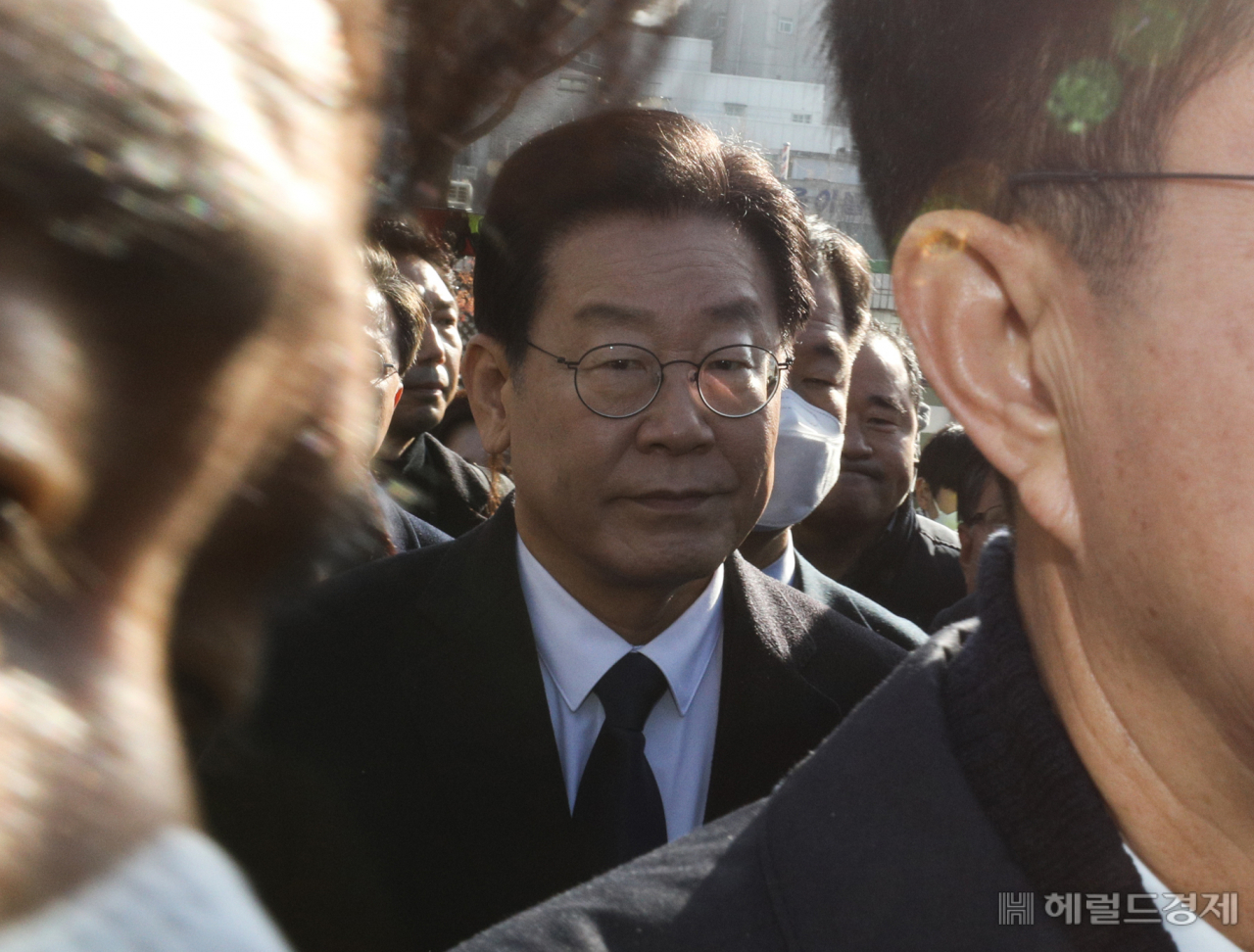 긴장한 표정의 이재명 대표. 사진공동취재다
