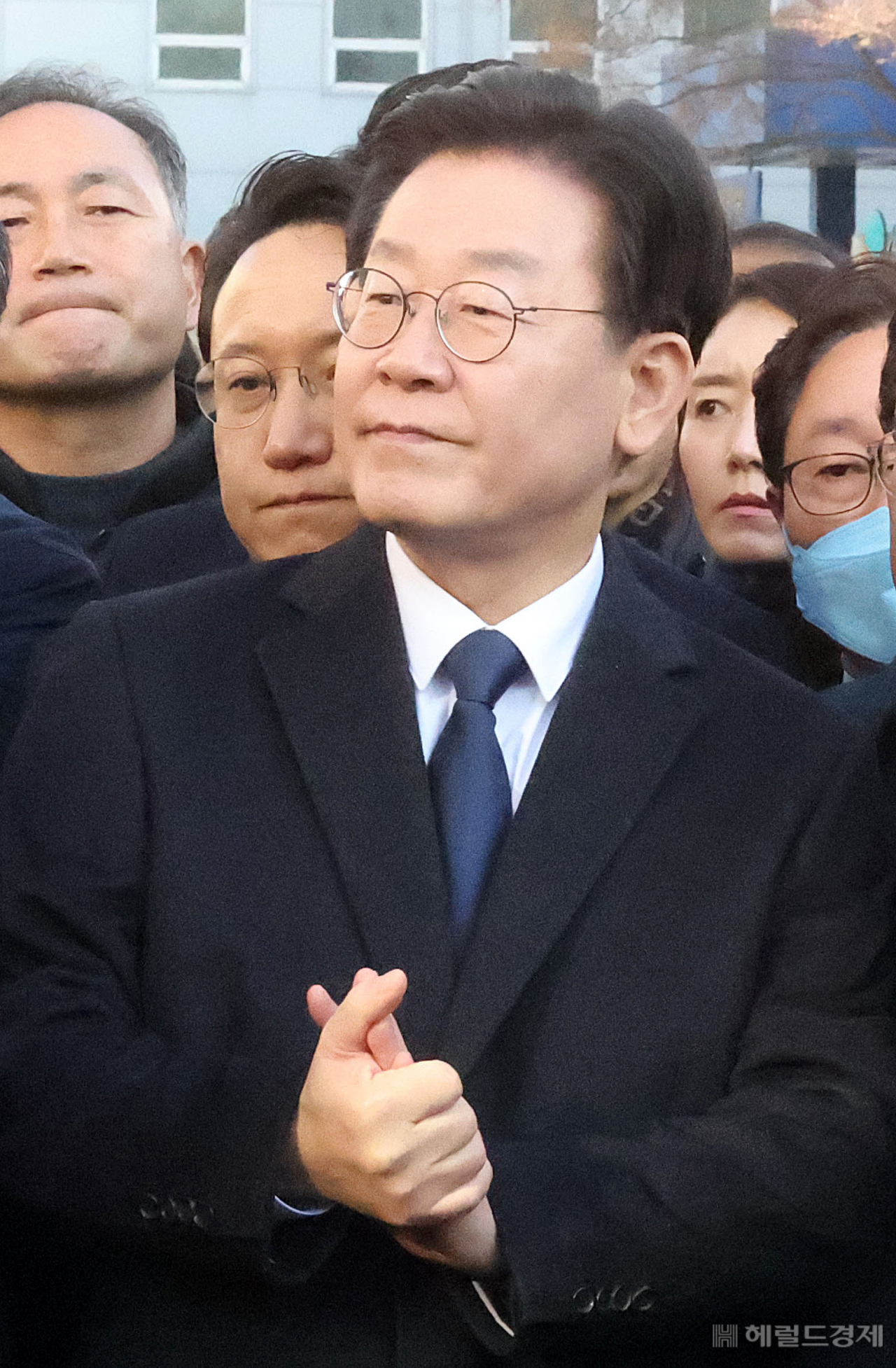 지지자들 바라보는 이재명 대표. 사진공동취재단