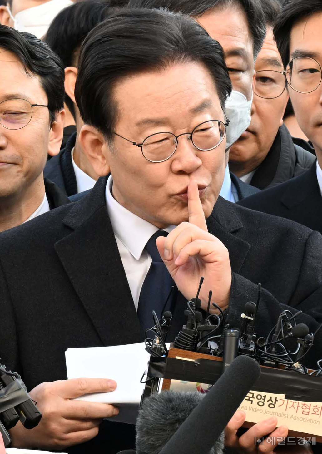 정숙을 부탁하는 이재명 대표. 사진공동취재단