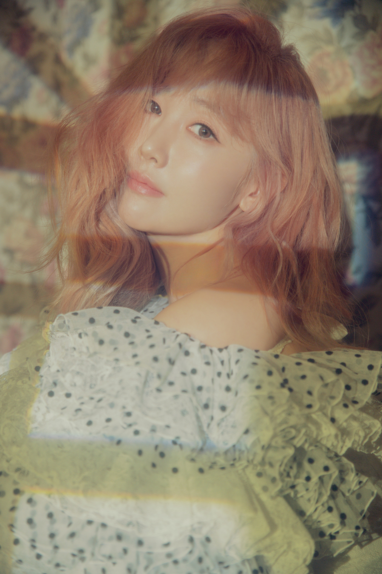 가수 별이 14년 만에 여섯 번째 정규앨범으로 돌아왔다. 별은 “오래 기다려준 팬들에게 노래로 보답하고 싶다”며 “사람들의 인생에 남을 수 있는 노래를 계속 하고 싶다”고 말했다. [콴엔터테인먼트 제공]