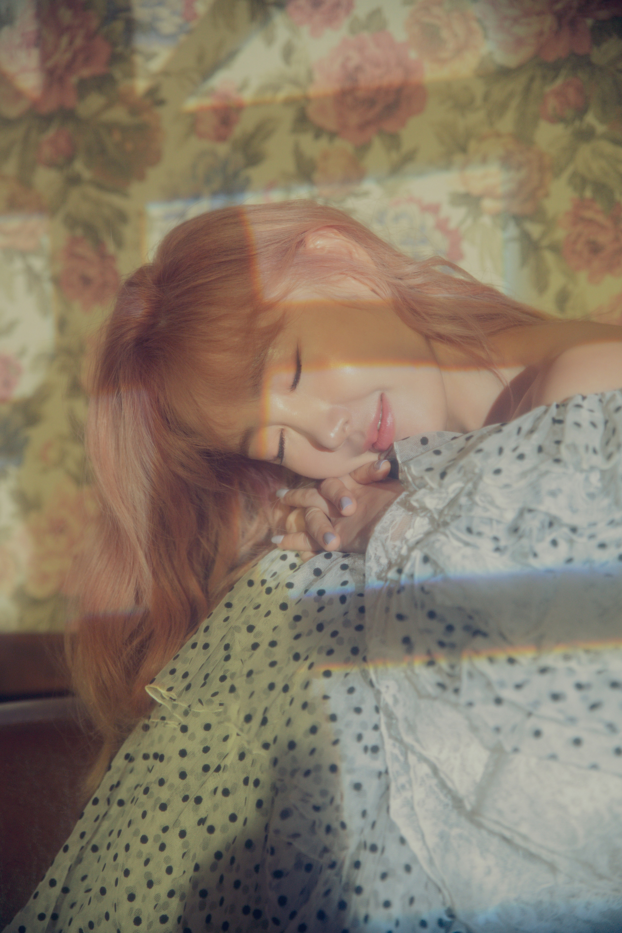 가수 별이 14년 만에 여섯 번째 정규앨범으로 돌아왔다. 별은 “오래 기다려준 팬들에게 노래로 보답하고 싶다”며 “사람들의 인생에 남을 수 있는 노래를 계속 하고 싶다”고 말했다. [콴엔터테인먼트 제공]