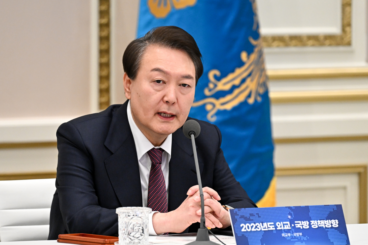 윤석열 대통령이 11일 오전 청와대 영빈관에서 2023년도 외교부-국방부 업무보고에서 발언하고 있다. [연합]