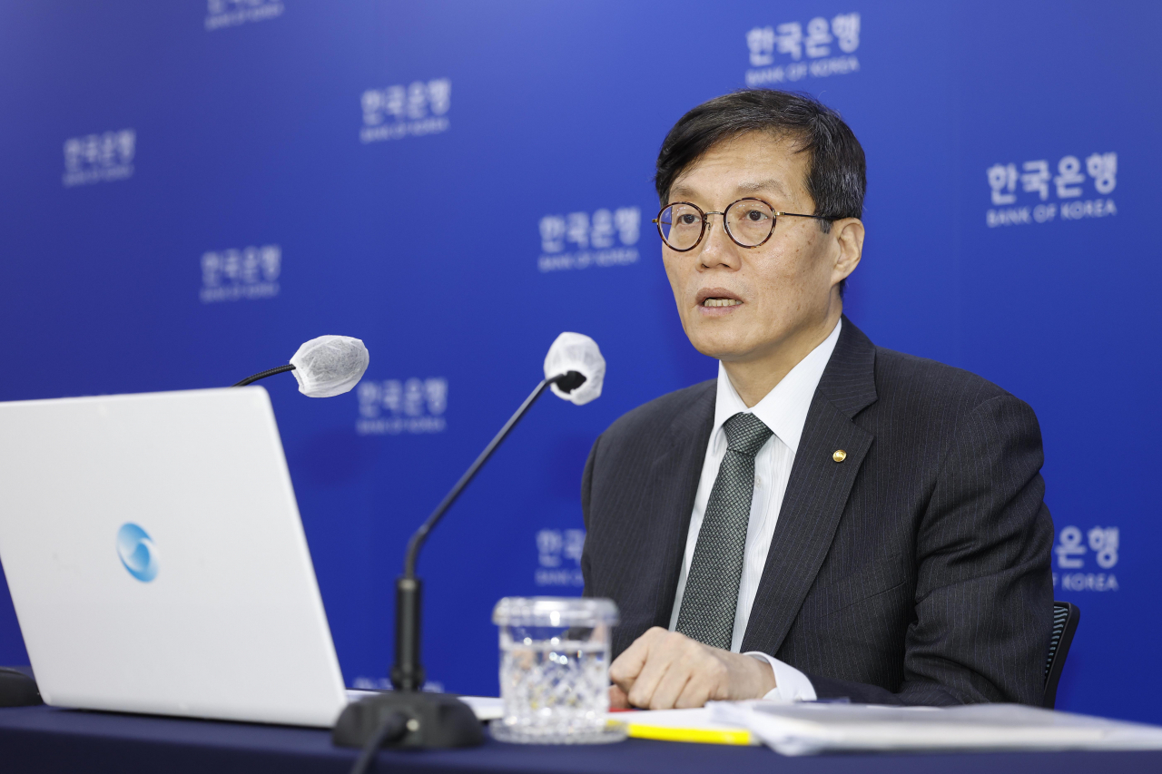 이창용 한국은행 총재가 13일 서울 중구 한국은행에서 열린 통화정책방향 기자간담회에서 기준금리 인상 등을 설명하고 있다. 한국은행 금융통화위원회는 이날 기준금리를 연 3.25%에서 3.50%로 0.25%포인트 인상했다. [연합]