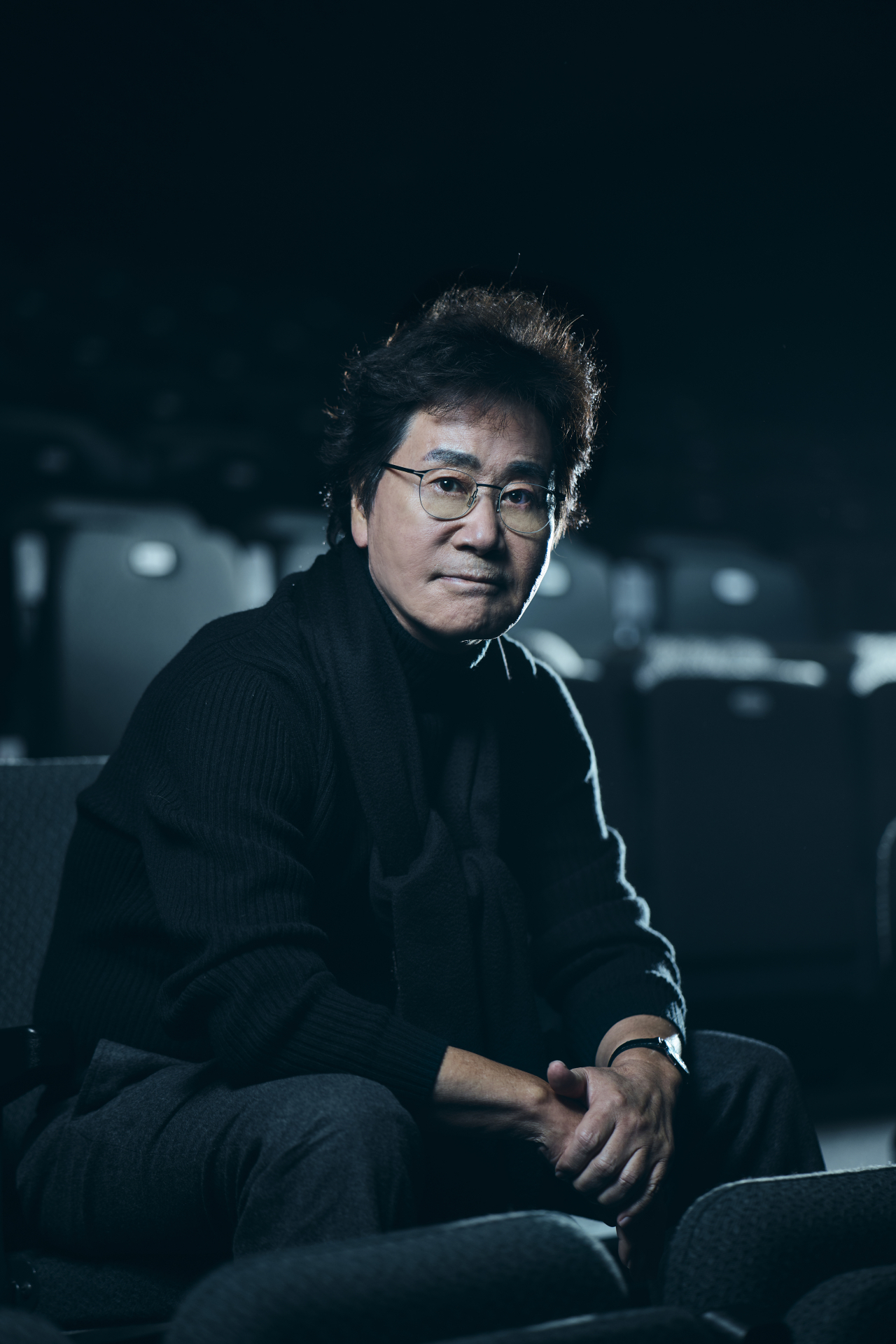 TV 안에서 이성계부터 흥선대원군까지 조선왕조 500년을 관통하는 수많은 왕과 왕의 아버지를 연기한 유동근이 이번에 미국 추상 표현주의 화가 마크 로스코의 이야기를 담은 연극으로 관객과 만나고 있다. [신시컴퍼니 제공]