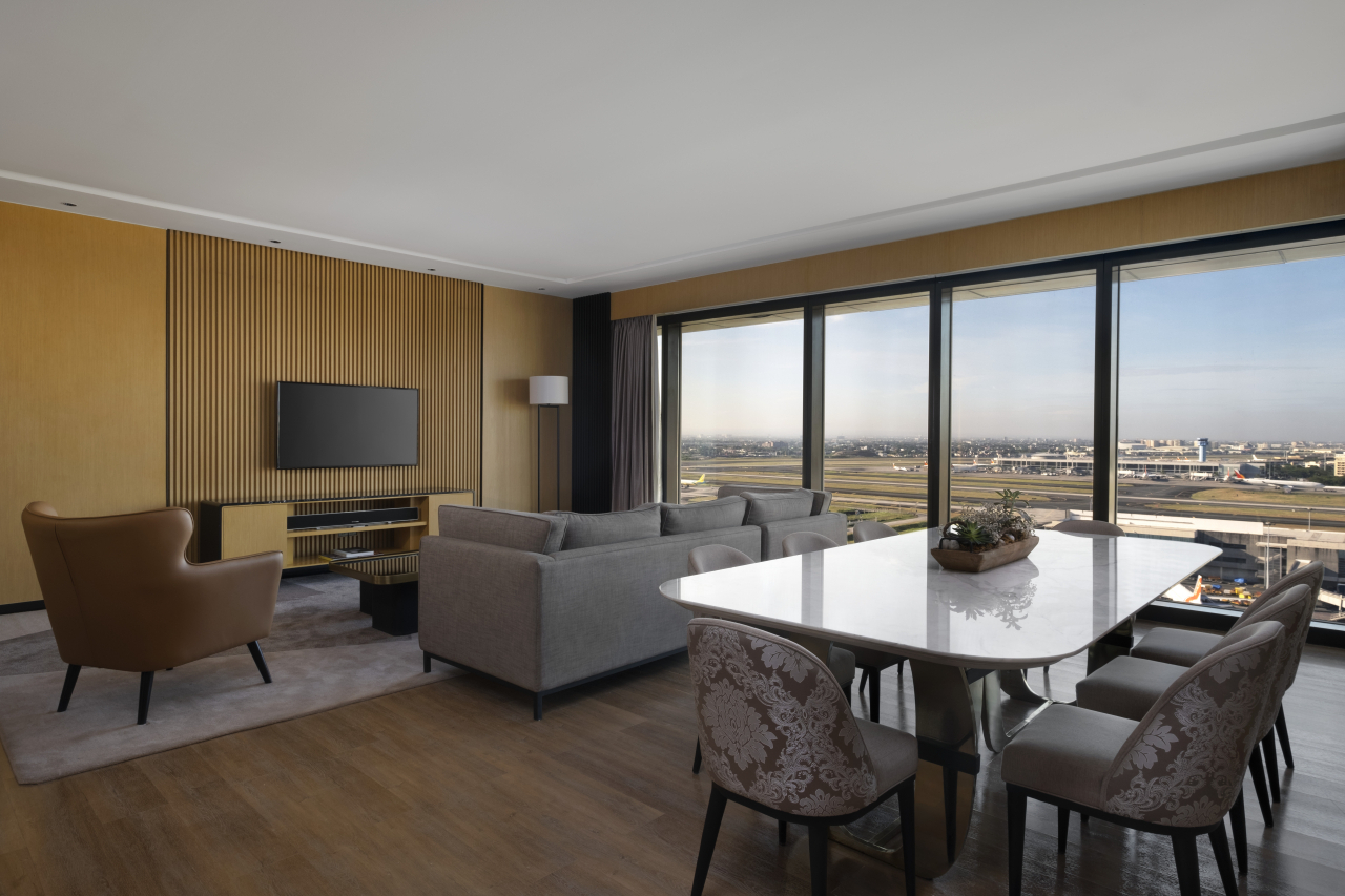 Sheraton Hotel Manila offers a clear runway view of the Terminal 3 of Ninoy Aquino International Airport. (The Blend)