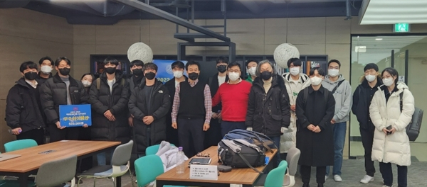 세종대 창업지원단의 ‘2022-2학기 학생창업아이템 입주공모전’참가자들이 기념촬영을 하고 있다. [세종대 제공]
