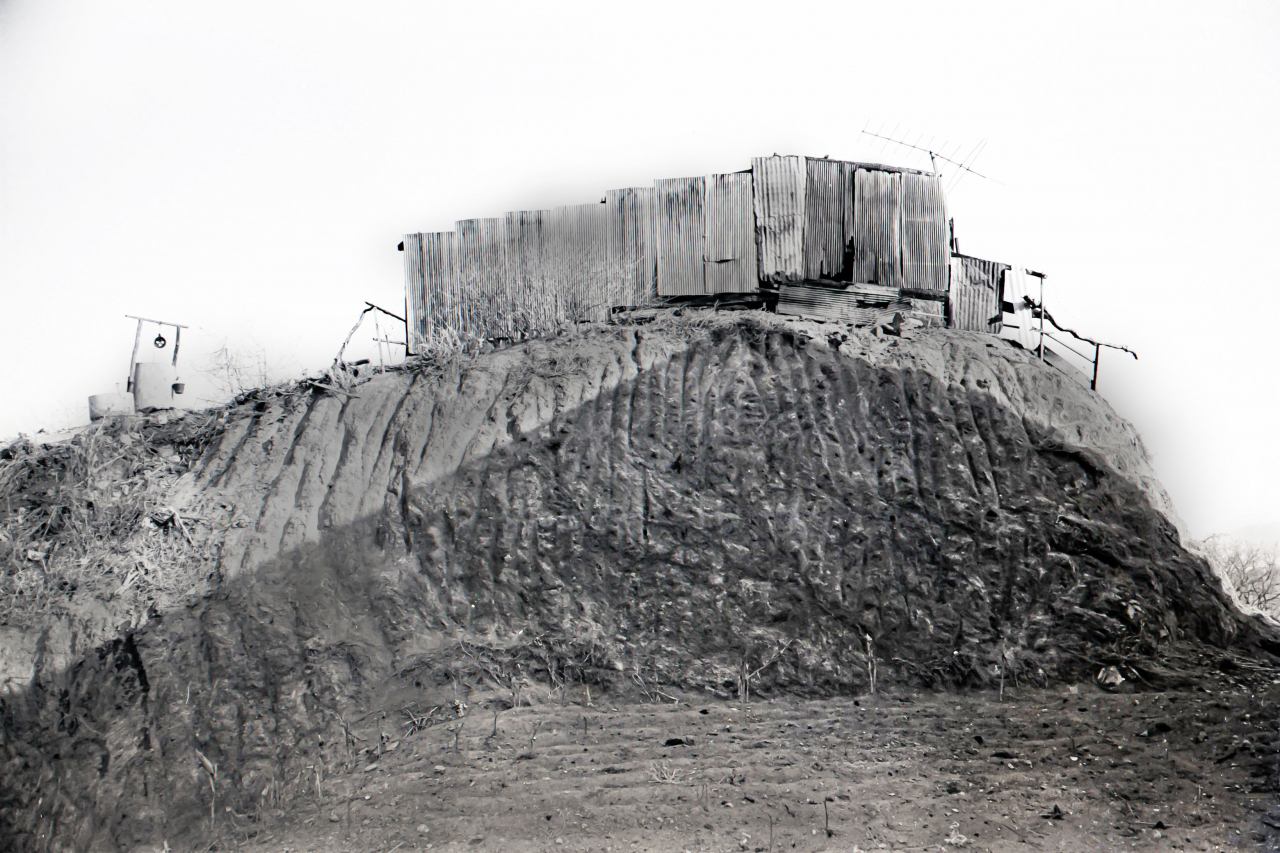 김정일, 기억 풍경-도곡동,c.1982, archival pigment print, 25.4x38.3cm. [서울대미술관 제공]