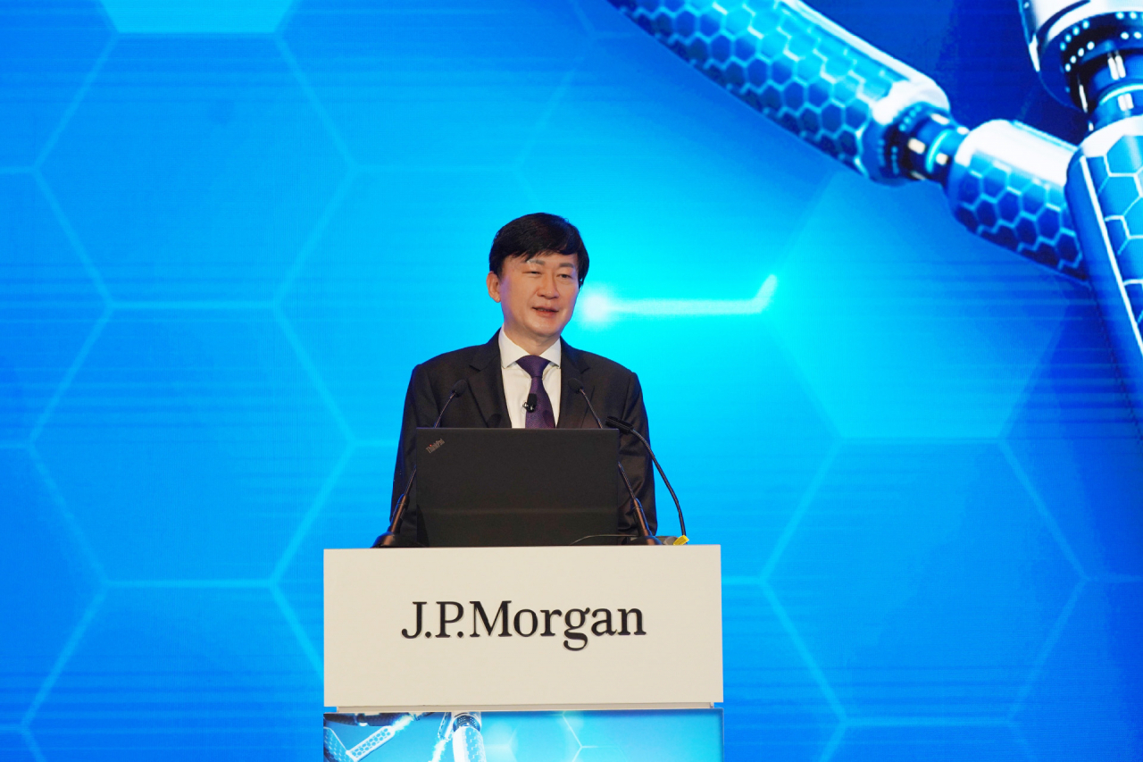 존 림 삼성바이오로직스 대표가 지난 11일(현지시간) 미국 샌프란시스코에서 열린 '2023 JP모건 헬스케어 콘퍼런스'에서 발표하고 있다. [연합]