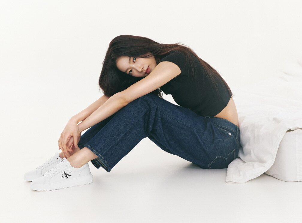 르세라핌 멤버 카즈하의 캘빈클라인 풋웨어 화보