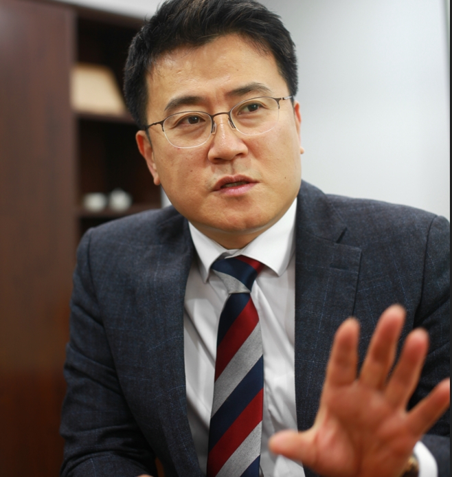 서울시 청년정책을 총괄하는 김철희 미래청년기획단장. 그는 청춘들의 꿈을 위해 300만 서울 청년 행복프로젝트를 내걸면서 청년과 소통하는 청년정책, 청년이 직접 만드는 청년정책을 표방한다.