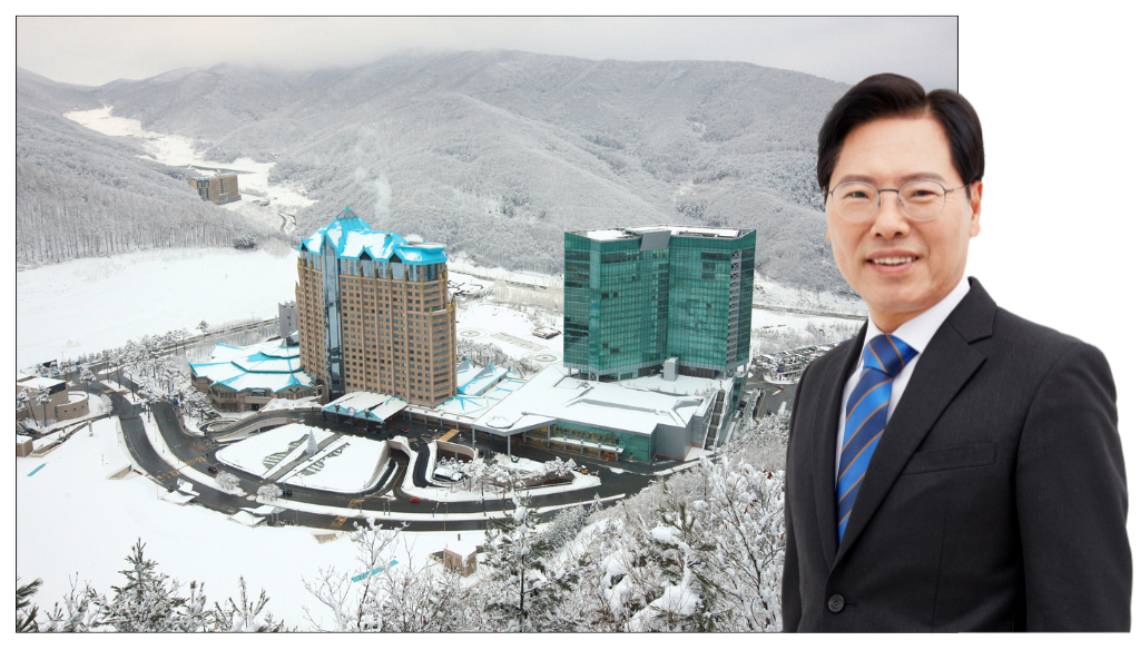 이삼걸(사진 속 오른쪽) 강원랜드 사장은 ‘강원랜드=카지노’라는 고정관념을 깨기 위해 오늘도 뛰고 있다고 한다. 그는 세계 최고의 웰니스 복합공간으로 발돋움시키기 위해 사회공헌을 접목한 가치충전소도 운영 중이다.