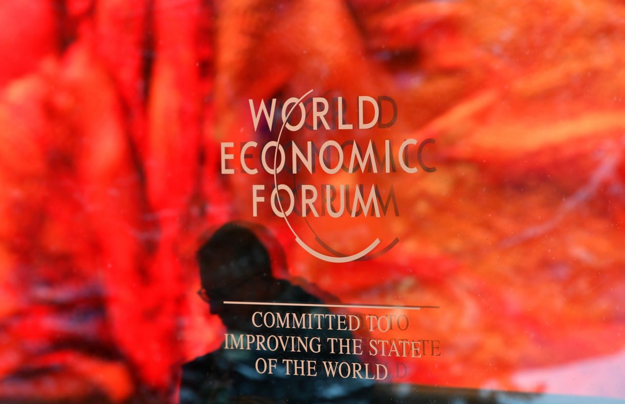 세계화의 상징으로 여겨지는 제 53차 세계경제포럼(WEF) 연차총회가 지난 16일(현지시간) 스위스 다보스에서 주요 국가 정상들의 불참 속에 시작됐다. [신화]
