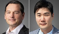 SK바이오사이언스가 최근 영입한 리처드 켄싱어 박사(왼쪽)와 이동수 박사. [회사 제공]
