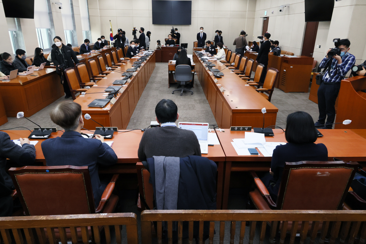 현행 선거제 평가 및 개선 방향에 대한 논의를 위해 지난 19일 오후 국회에서 정치개혁특별위원회 정치관계법소위원회 공청회가 열리고 있다. [연합]
