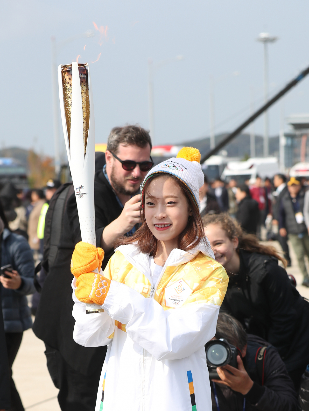 국내 선발전에서 최상위권을 차지하고도 나이가 너무 어려 2018 평창동계올림픽에 나가지 못하고 그해 성화봉송에만 참가했던 유영 선수 [연합] 유 선수는 2020 청소년올림픽 피겨 여자싱글에서 금메달을 목에 걸었다.
