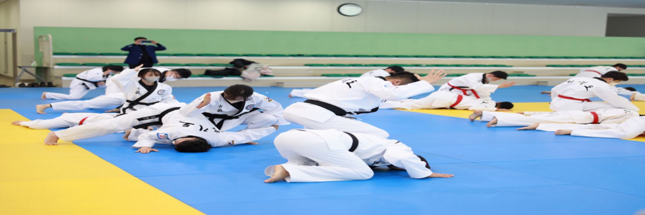 경찰인재개발원은 지난 19일 현장 대응력 강화를 위한 합기도 승단 심사 및 경찰물리력 대응 세미나를 개최했다고 24일 밝혔다.