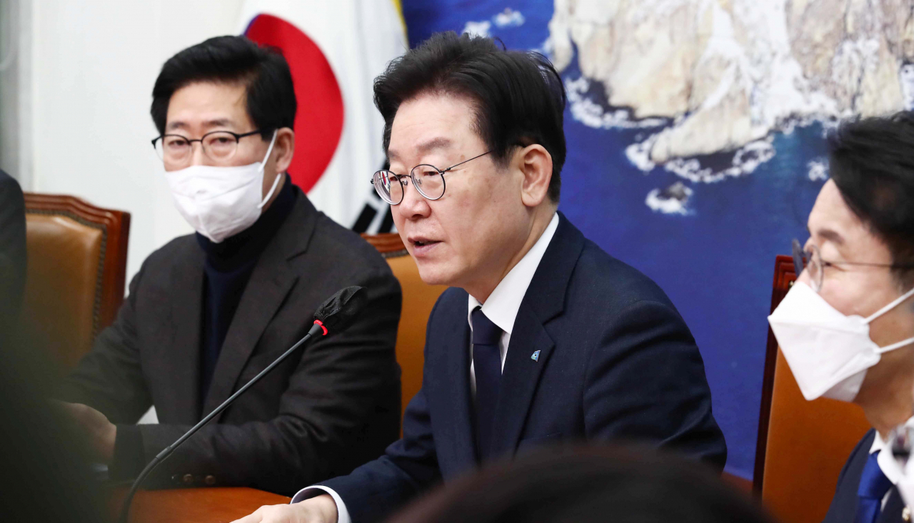 이재명 더불어민주당 대표가 26일 서울 여의도 국회에서 열린 난방비 폭탄 민주당 지방정부·의회 긴급 대책회의에서 발언하고 있다. 이상섭 기자