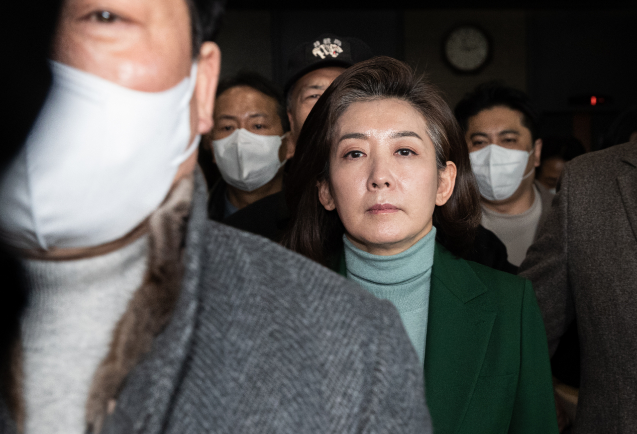 나경원 전 국민의힘 의원이 25일 오전 서울 여의도 국힘의힘 당사에서 전당대회 불출마 입장을 밝힌 뒤 당사를 나서고 있다. [연합]