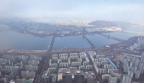 서울 규제지역 대거, 토지거래허가구역도 풀리나. 사진은 서울 시내 모습. [연합]