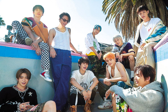 해외 투어 중인 NCT127(사진)을 비롯해 4세대 그룹 투모로우바이투게더, 비비지, 전통의 힙합강자 에픽하이, 중견 가수 임창정 등 다양한 세대와 장르의 가수들이 컴백을 앞두고 있다. [SM엔터테인먼트 제공]
