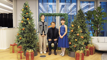 서태식 삼일미래재단 이사장(가운데)이 홍유진(바이올린·왼쪽), 김정아(첼로)와 기념촬영을 하고 있다. [삼일회계법인 제공]
