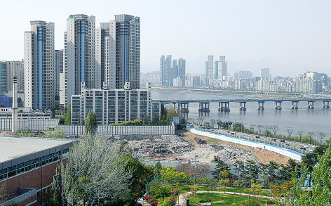 서울 강남구 청담삼익아파트 재건축 공사현장. [연합]