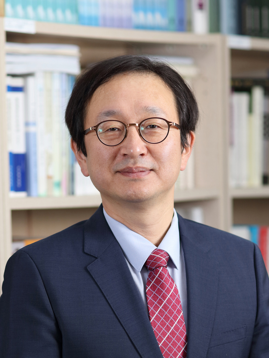 윤석열 대통령은 27일 국민권익위원회 부위원장에 정승윤 부산대 법학전문대학원 교수를 인선했다고 대통령실이 밝혔다. [대통령실]